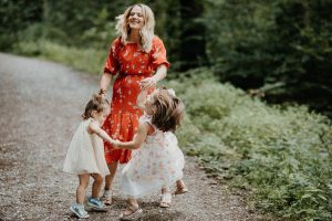 mama, children, dance